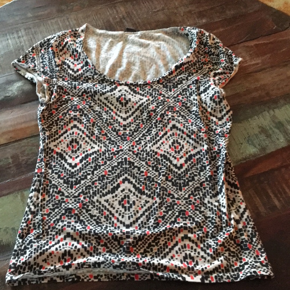 Patterned tee shirt